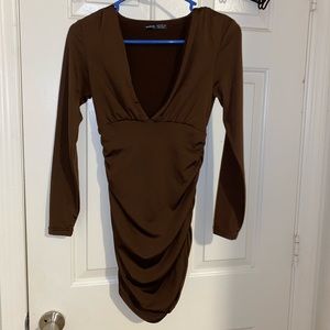 Brown long sleeve tight fitting dress !